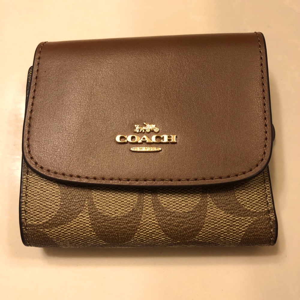 NWT!! Coach folding wallet